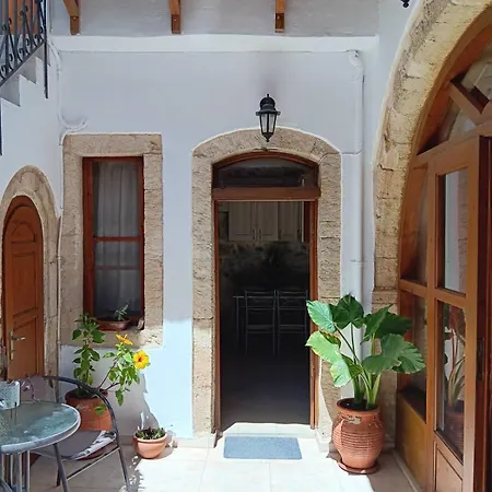 Stone Retreat In Old Town Rethymno (Crete)