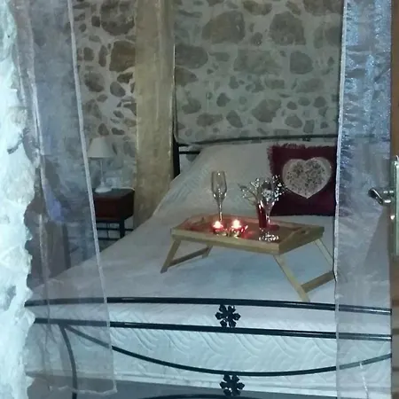 Stone Retreat In Old Town Lägenhet
