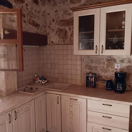 Stone Retreat In Old Town *