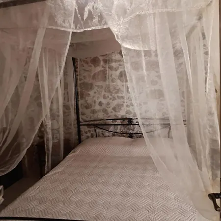Stone Retreat In Old Town アパート